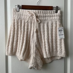 NWT Women's "And Now This" soft knit shorts in eggnog size M & L
